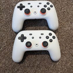 2 Google Stadia controllers - Bluetooth enabled
