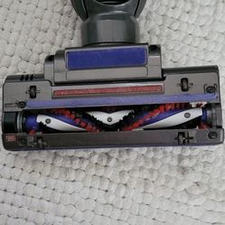 Dyson V8 Model Head Roller Vacuum 