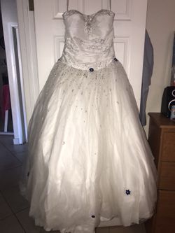 Quinceañera dress white with silver with small blue flowers