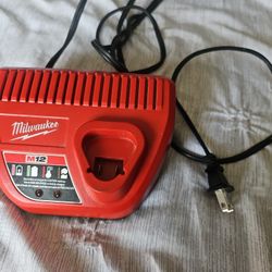 Milwaukee 18v  Charger Working Great Fixed Price 