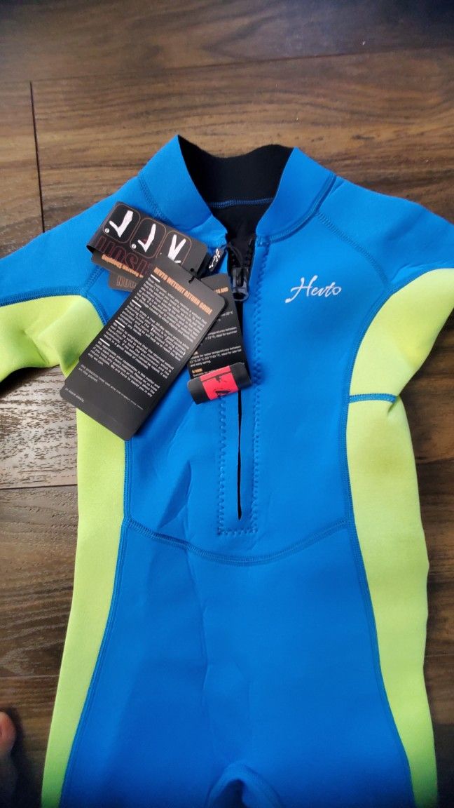 NEW - Kids Full Body Wesuit - Size 7