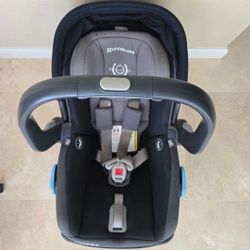 UPPAbaby Mesa V2 Infant Car Seat/Easy Installation/Innovative SmartSecure Technology/Base + Robust Infant Insert Included