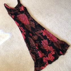 Pretty Cocktail Dress With Sequenced Flowers