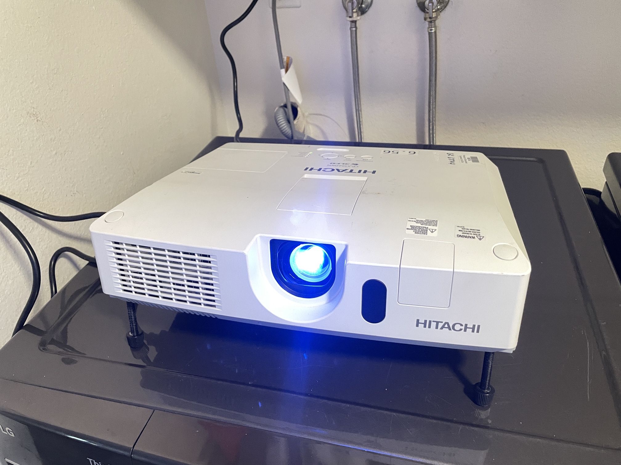 Hitachi 5000 Lumens HDMI Video Projector