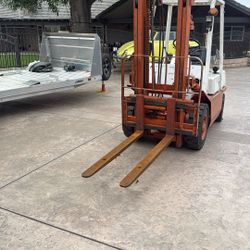 Nissan Forklift $6000 Or Best Offer