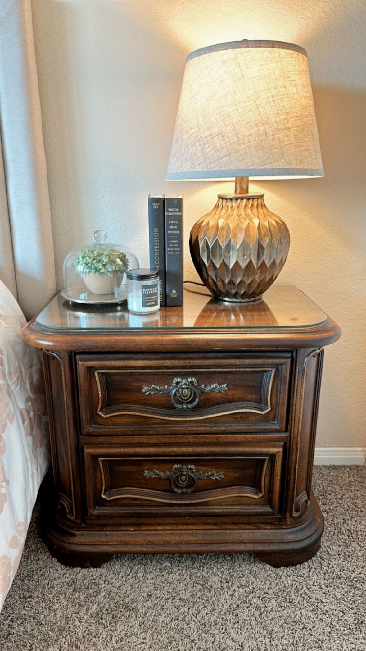 Solid wood Night stands (2)/ dresser