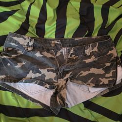 Camo Shorts Low Rise