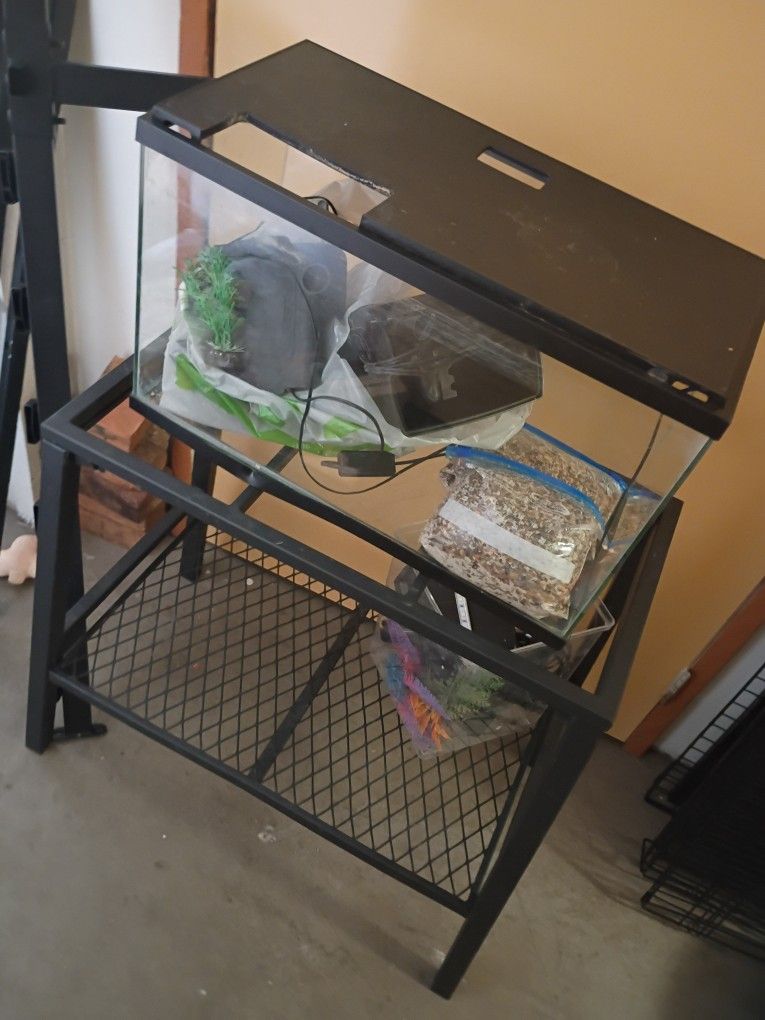 Fish Tank With Stand And Extras ,Hose,2 Dog Kennels, Sand And Water Table 