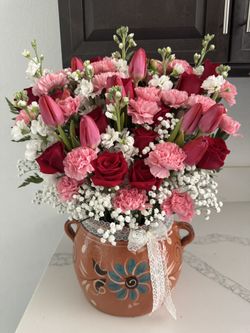 Olla De Barro Arrangement