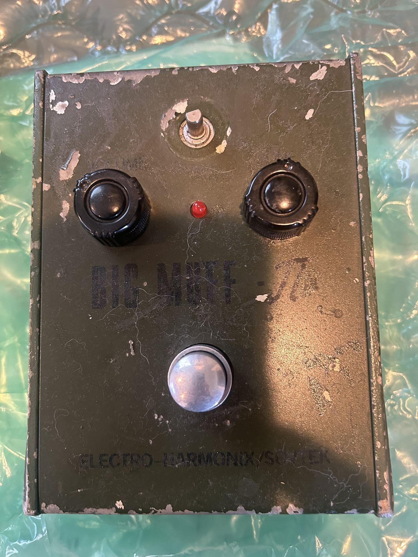 BIG MUFF V7 Green Russian Tall Font for Sale in San Juan