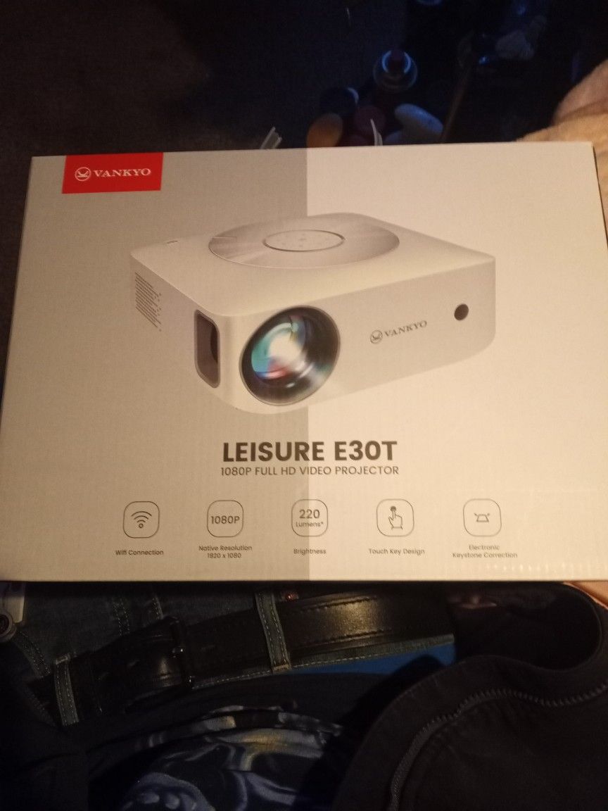 Brand New In The Box, Vankyo Leisure E30T Projector