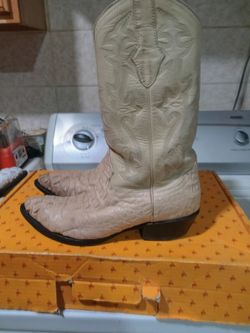 Max leather boots size 10 crocodile 🐊