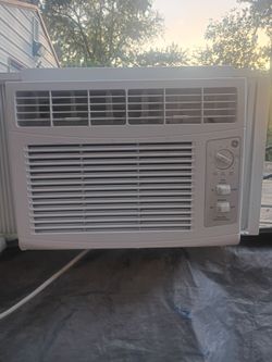 Window AC unit $50