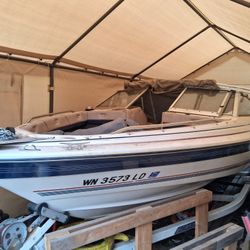 19ft 1985 capri bayliner 2.1 volo penta motor. 