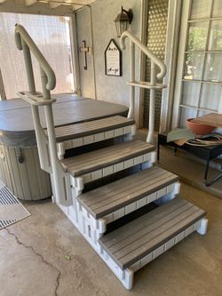 Pool steps or spa