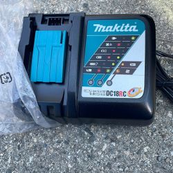 Makita Charger