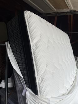 New Never Used!! Brooklyn Bedding Platinum Euro Top Full Mattress - Full Size