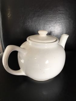 White tea pot