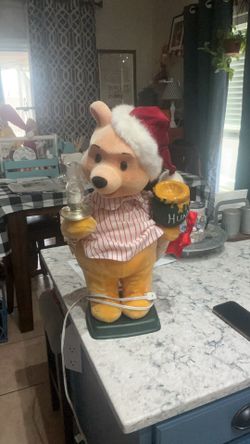 Disney Winnie the Pooh, animated Christmas display