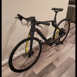 Superstrata XL Carbon Fiber E-Bike. Brand New 0 miles put on it. It has never been riden. 
