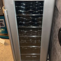 Avanti Platinum Wine cooler/fridge 