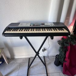 Yamaha Keyboard With Stand 