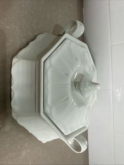 White Ceramic Soup Tureen with Lid