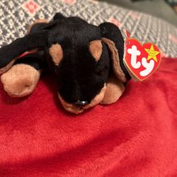 Beanie Baby Doby