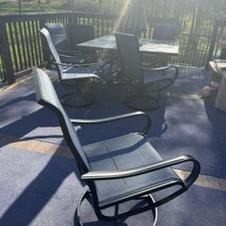 Outdoor Patio Table And 8 Chairs