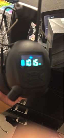 Bluetooth & AM/FM Radio Hearing Protection Earmuffs – Like New