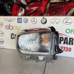 2018 2019 2020 2021 Toyota tundra halogen with LED right passenger side headlight headlamp used OEM