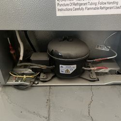 Mini Fridge With Freezer Compartment 