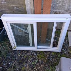 Vinyl window no leaks or cracks