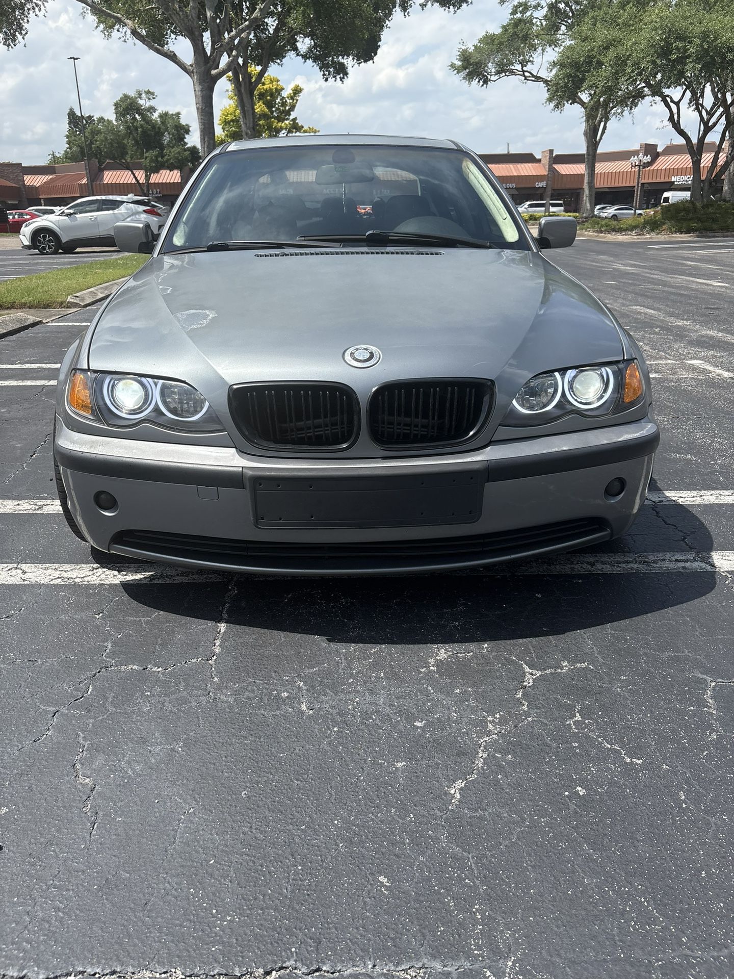 2004 BMW 325i