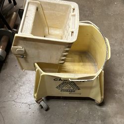 Rubbermaid Mop Bucket 