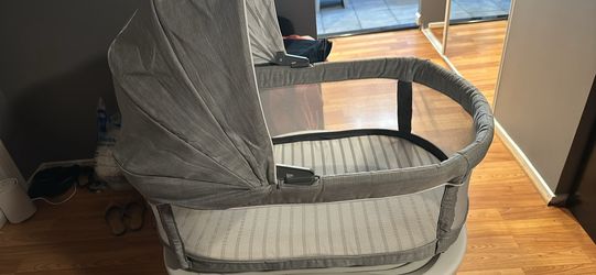 Graco Baby Bassinet