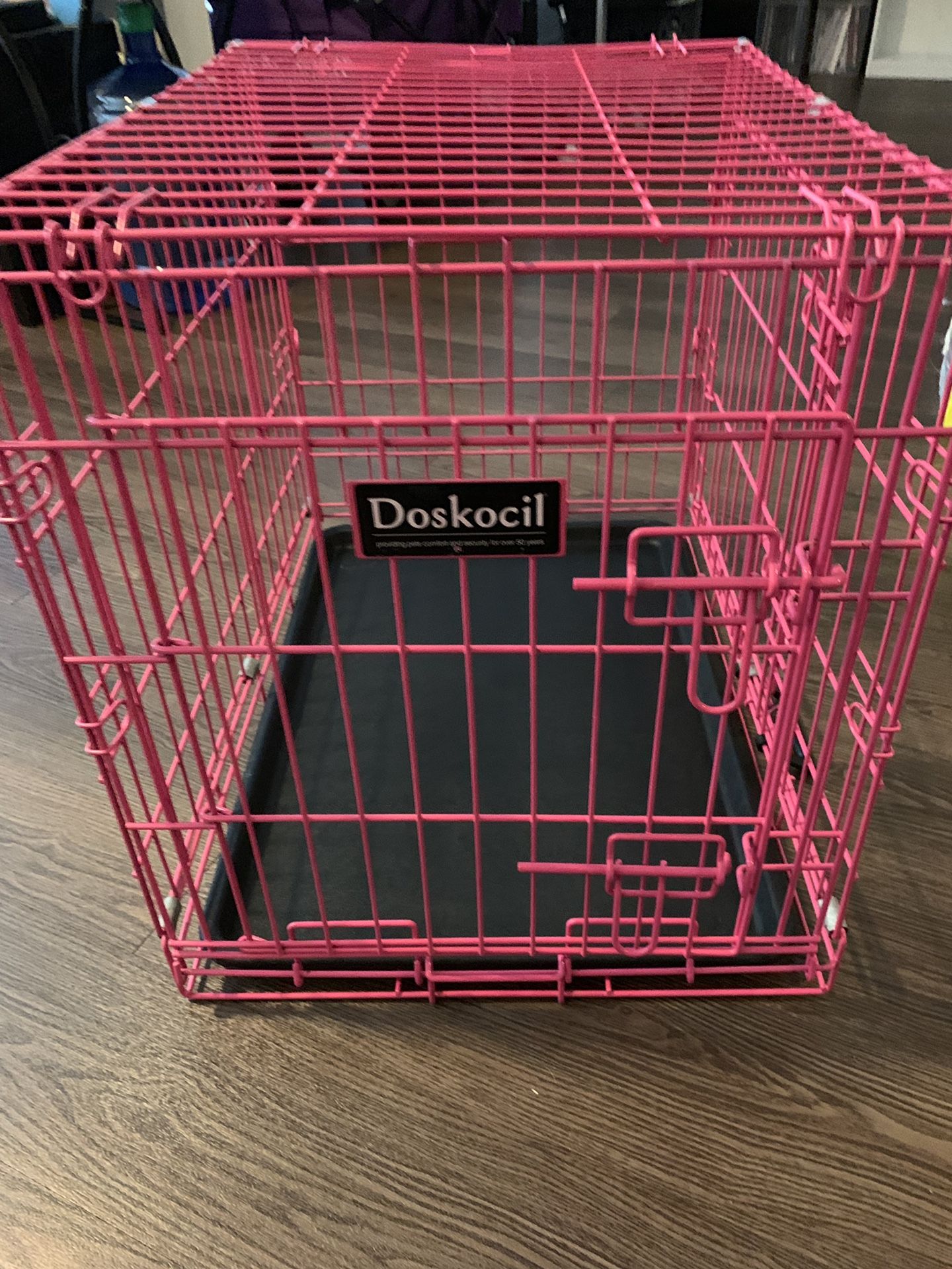 Pink double door dog kennel