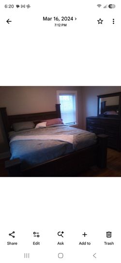 King bed dresser included n mattress