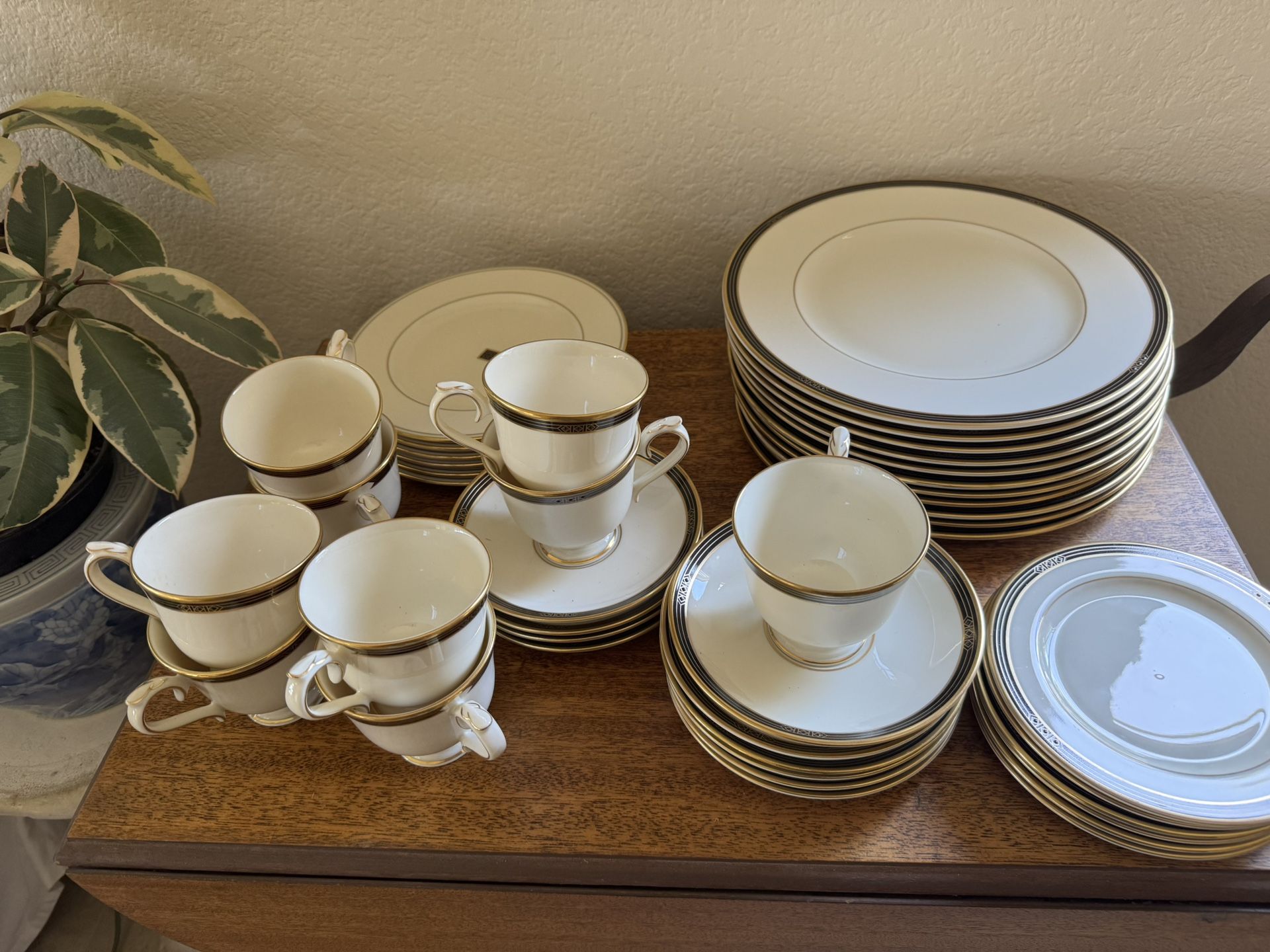 💎 Elegant Lenox China Set – Ambassador Collection (Langdon Gate) – 29 Pieces – Made in USA 💎 Price cut $90