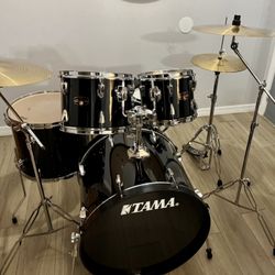 Full Tama Drumset