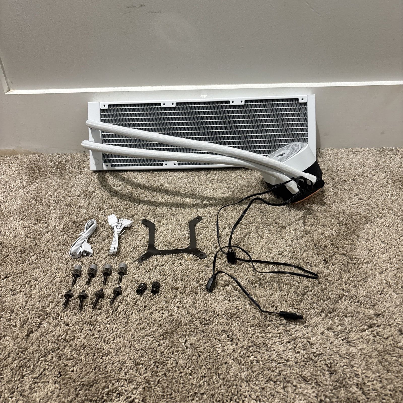 CORSAIR NAUTILUS 360 RS ARGB Liquid CPU Cooler – White radiator