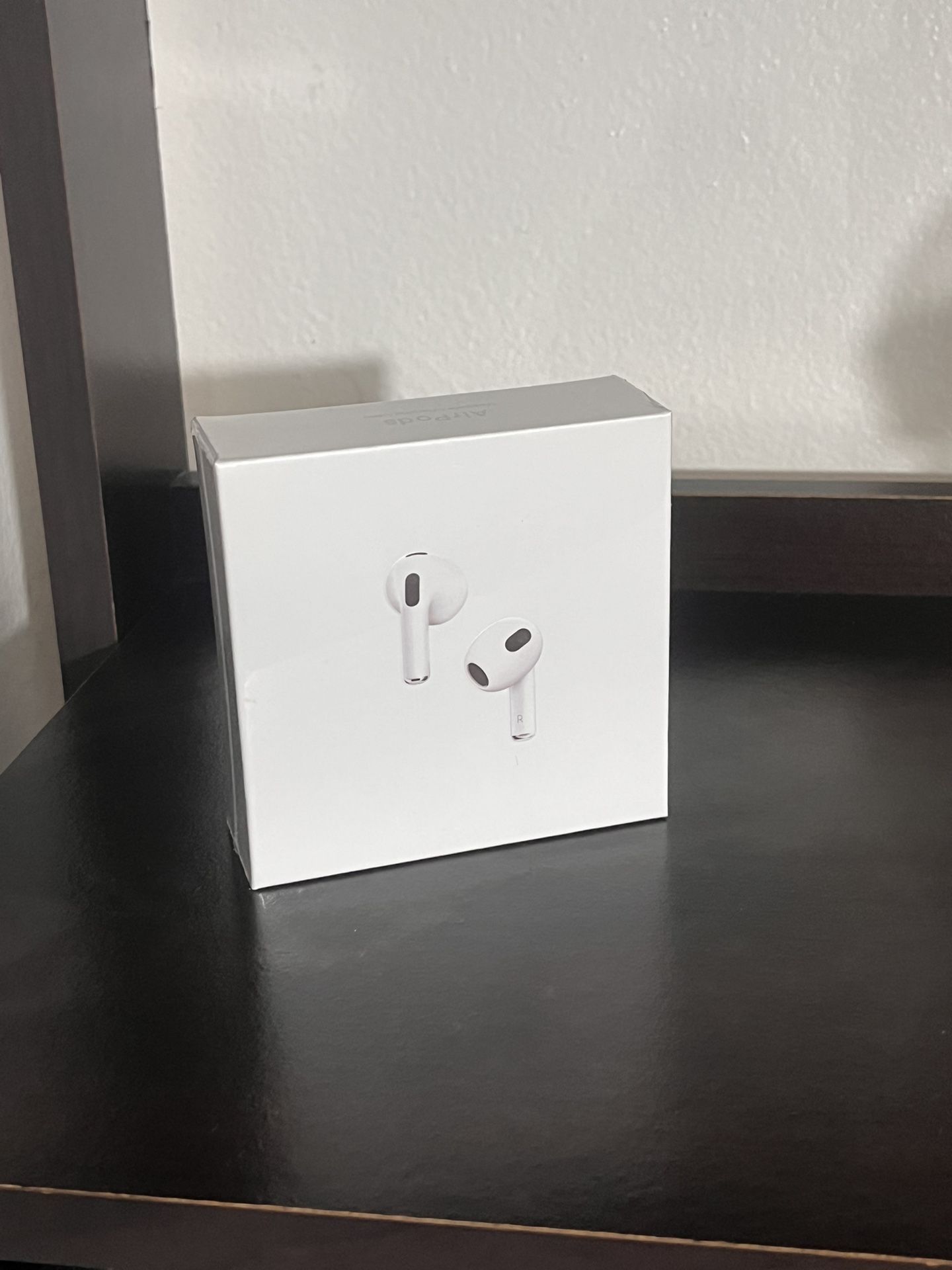 AirPods Sealed