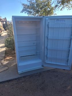 KENMORE UPRIGHT FREEZER ❄️ 🥶