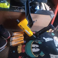 2-in-1 Flooring Tool DeWALT