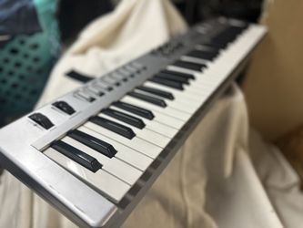 Midi Controller Keyboard - M-Audio 