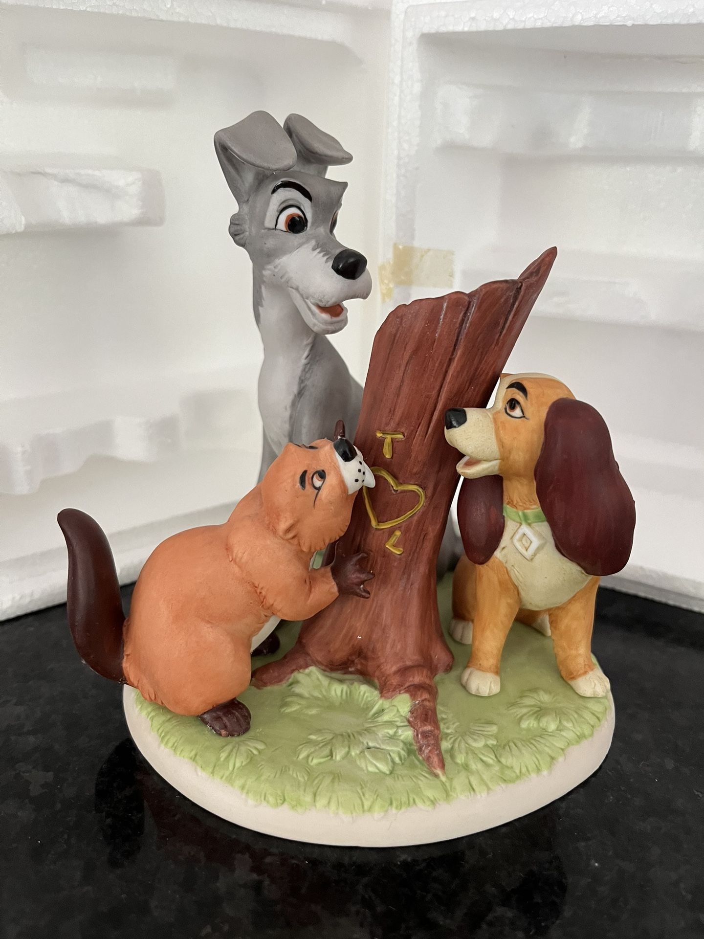 Disney Collectible Figurine Lady and the Tramp