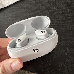 Beats Studio Buds