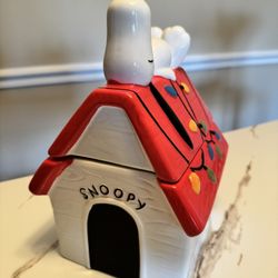 Rare Snoopy Cookie Jar Christmas Edition