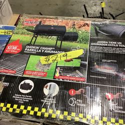 Char-Griller Smokin' Champ Charcoal Grill Horizontal Smoker in Black