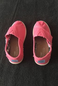 New Toddler TOMS